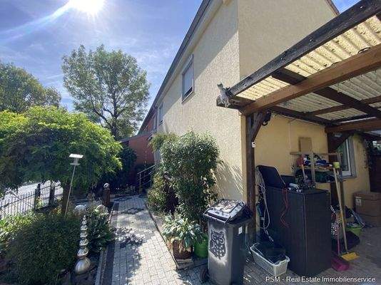 Ansicht Vorgarten Sommer