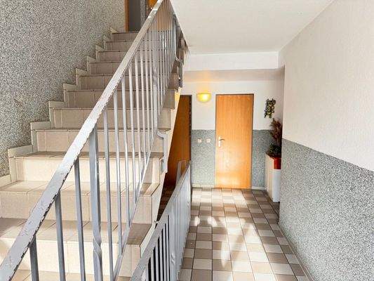 Treppenhaus 1 OG.jpeg