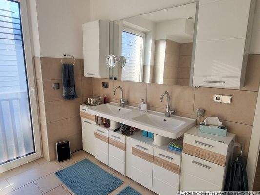 18 OG Tageslichtbad Detail