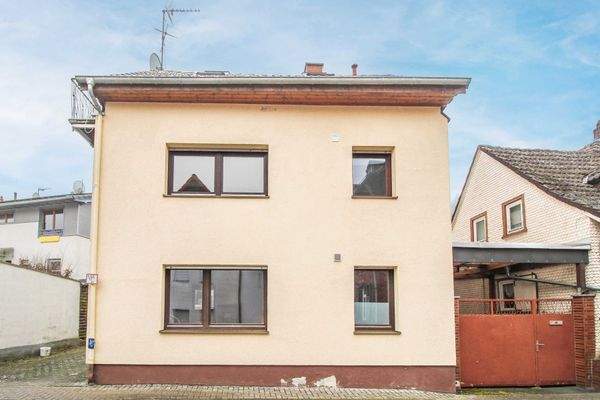 Hausfront Straßenseite