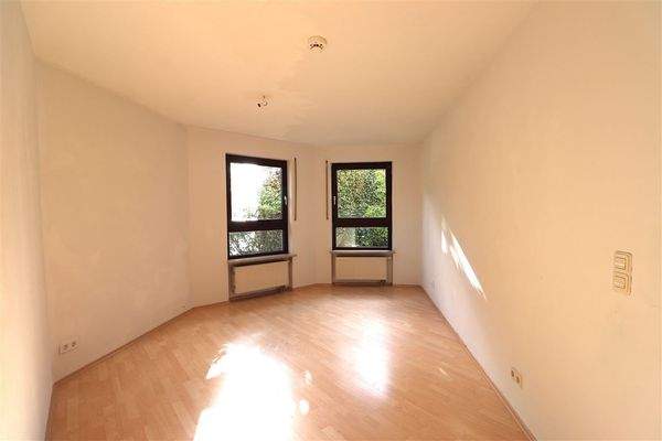 Schlaf- oder Kinderzimmer EG