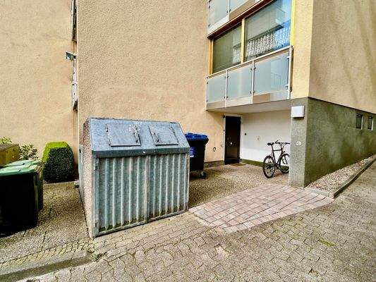 barrierefreier Nebeneingang vom Innenhof