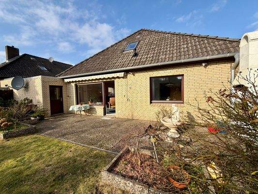 Terrasse und Zugang Anbau Aussenabstellraum.jpeg