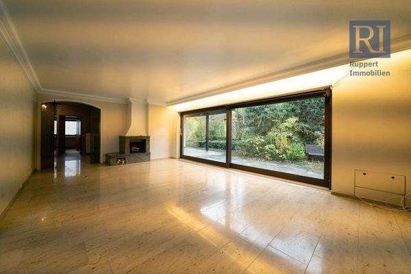 Wohnbereich mit Kamin, OG