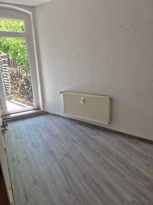 P4 EG Küche Ausgang Terrasse.jpg