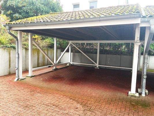 Stellplatz Carport links.JPG