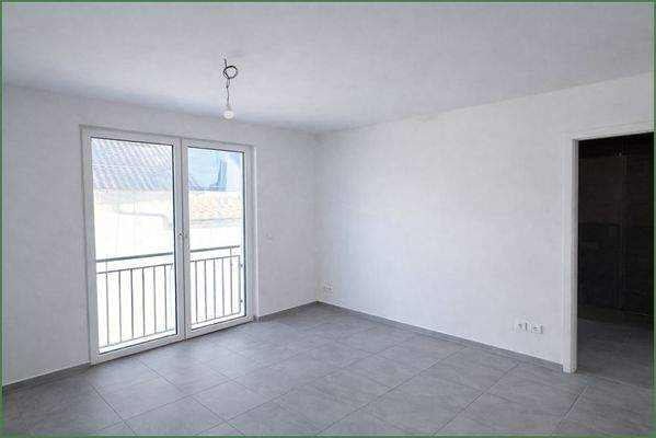 Schlafzimmer mit integriertem Badezimmer 