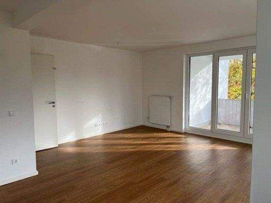 Blick ins WZ aus Küche