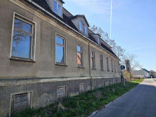 Herrenhaus - Seitlich