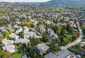 Viwaldi. Ein lauschiges Plätzchen, leicht erhöht im Wienerwald.
