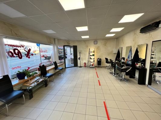 Friseurladen EG