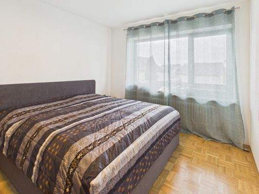 Geräumiges Schlafzimmer