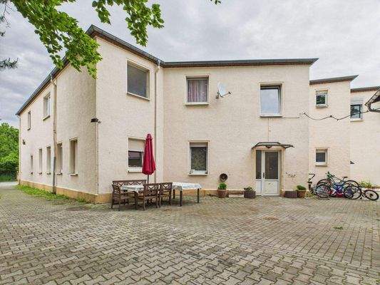 Hofansicht mit Hauseingang