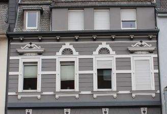 Hausfront Straßenseite