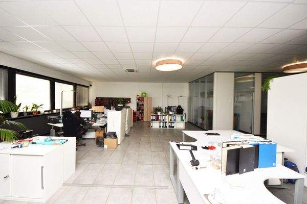 Weitere offene Bürofläche