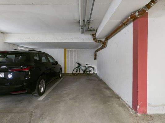 Tiefgaragenstellplatz