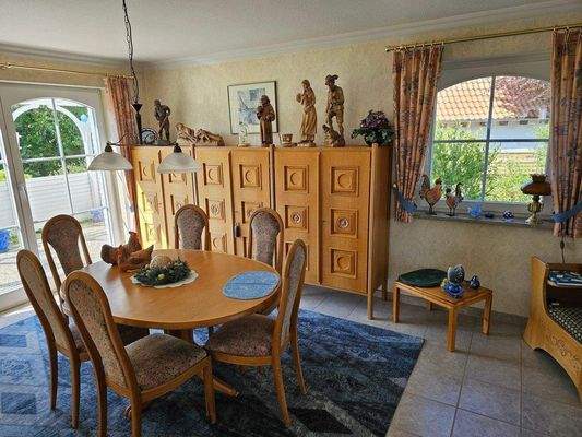 Esszimmer mit Terrassenzugang