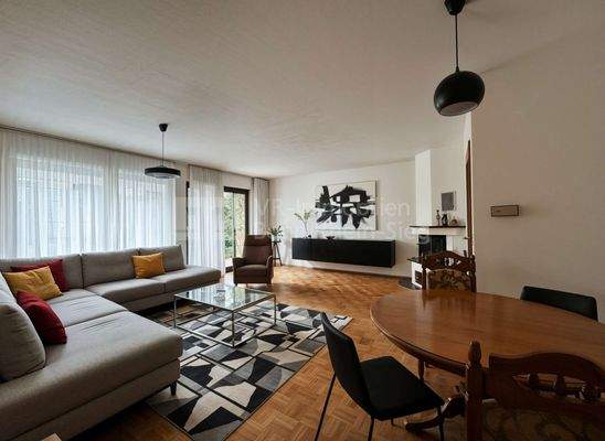 Wohnzimmer eingerichtet 