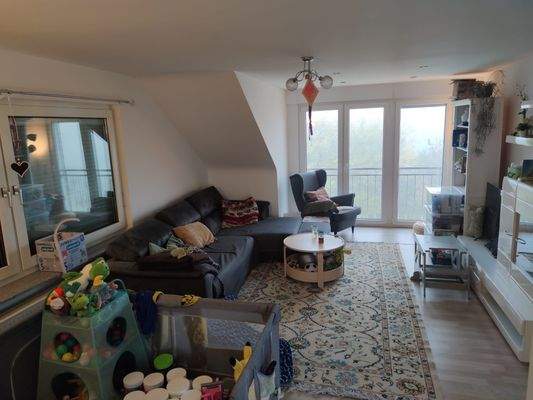 Bodentiefe Fenster lassen die Sonne rein