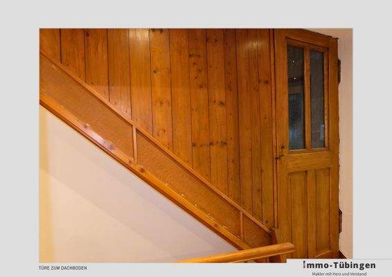 Aufgang zum Dachboden