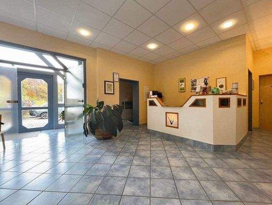 Empfang und Wartebereich