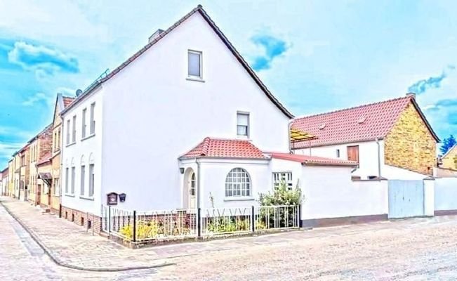 Hausansicht / Straßenseite