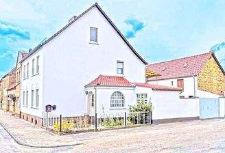 Hausansicht / Straßenseite