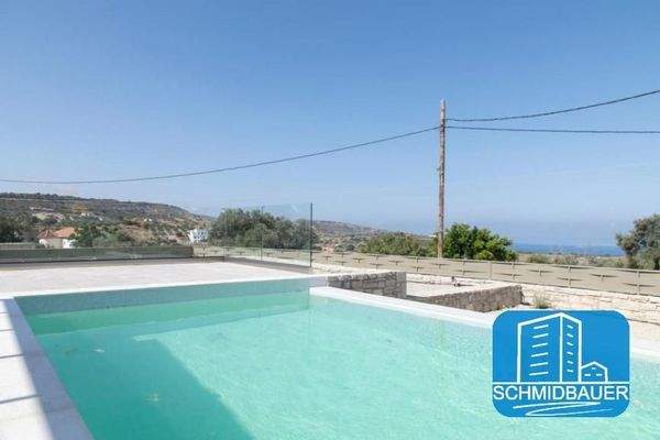 Kreta, Pitsidia: Villa mit Blick auf den Strand von Komos zu verkaufen
