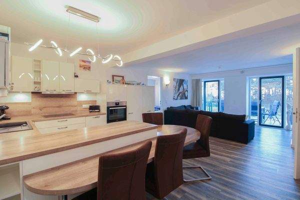 Küche mit Wohnbereich