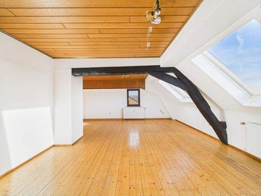 Wohn-/ &amp; Esszimmer Whg. DG