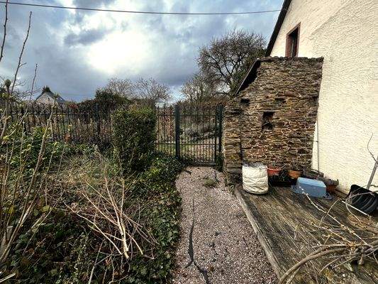 8. Seitlicher Zugang zum Garten