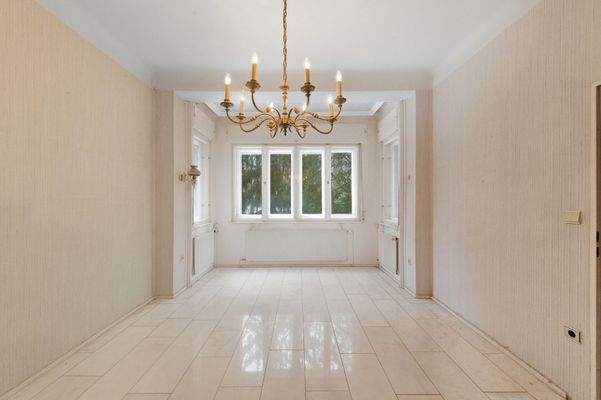 Esszimmer mit Erkerfenster