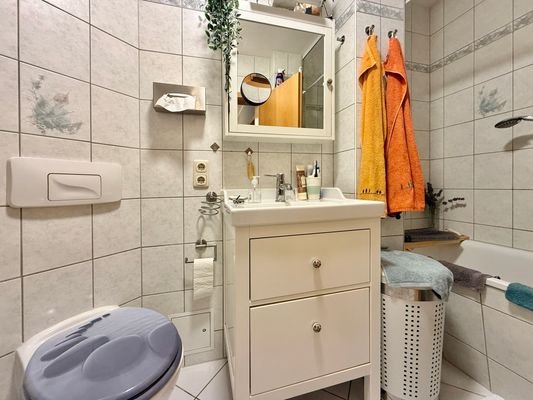 Bad mit Wanne
