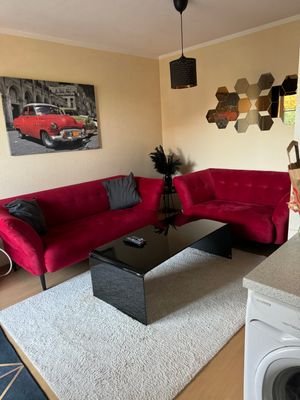 Zimmer 1 mit Sofa.jpeg