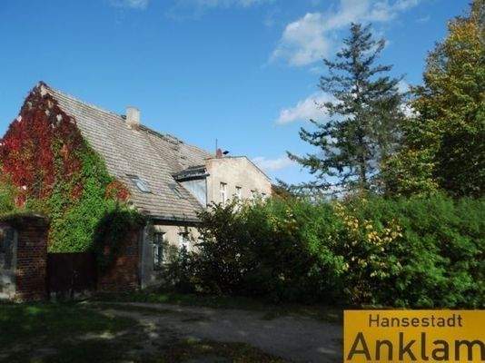 Die Zufahrt zum Grundstück!