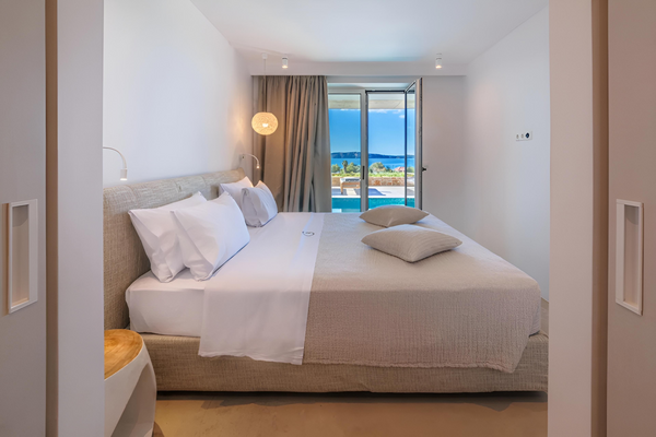 12a. Exklusive Villa mit Meerblick und Pool in Gia