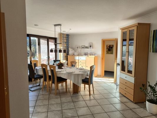 Esspl. mit Blick a. Terrasse