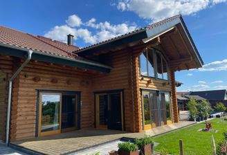 Westseite Haus Terrasse