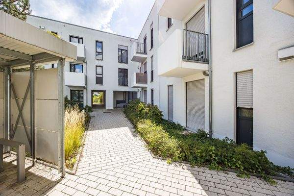 Moderner Neubau mit klarer Architektur in ruhiger Wohnlage