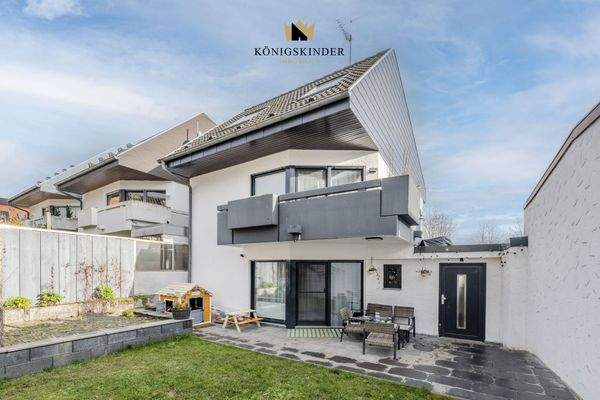 Gartenbereich, Terrasse und Hausrückseite