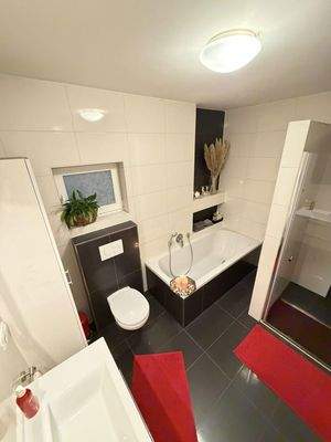 Masterbad/begehbare Dusche OG