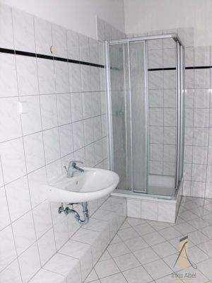 Tageslichtbad mit Dusche