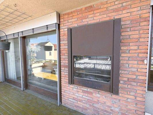 ... mit eingebautem Grill