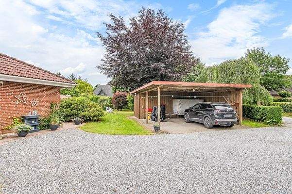 Carport mit Abstellraum