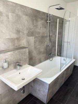 Vergleichsbild Sanierung Bad