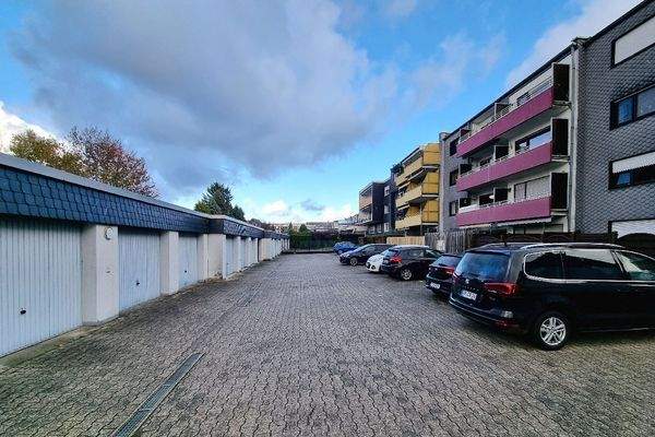 Garagen- und Stellplatzhof