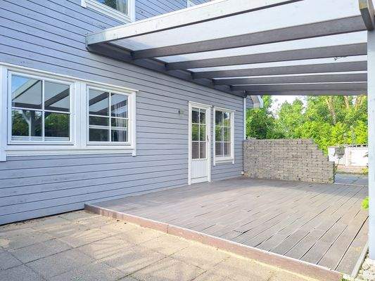 Überdachte Terrasse