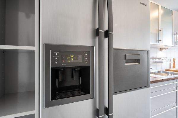 Im SIDE BY SIDE Kühlschrank  der Marke Samsung fin