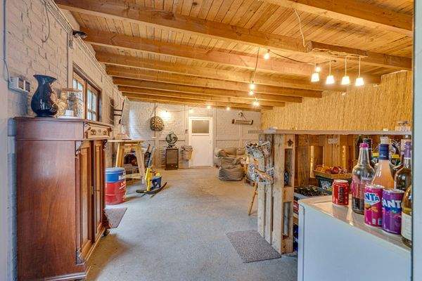 Wohnlich ausgebauter Hobbyraum 