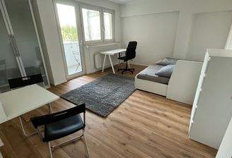 Unterkunft-in-Duesseldorf-Zentrum-001 Zimmer.jpg